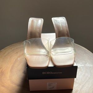 BNWT BCBG size 10 clear and nude heels.